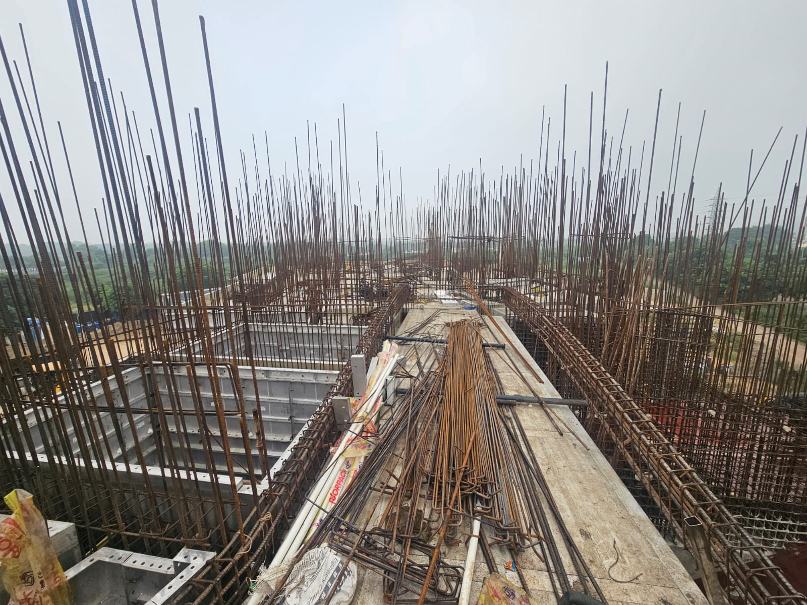 Ruby tower pour 2 and common area first floor roof